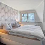 Haus Segelboot Hirtenweg 3c * Zingst