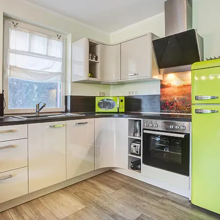 Holiday home Haus Segelboot Hirtenweg 3c Zingst