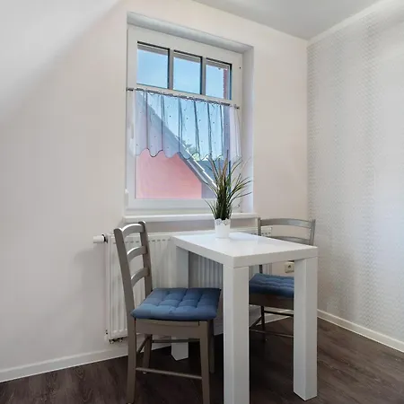 Holiday home Haus Segelboot Hirtenweg 3c Zingst