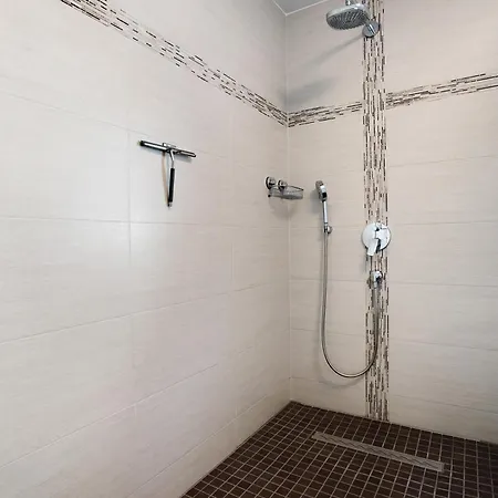 Holiday home Haus Segelboot Hirtenweg 3c Zingst