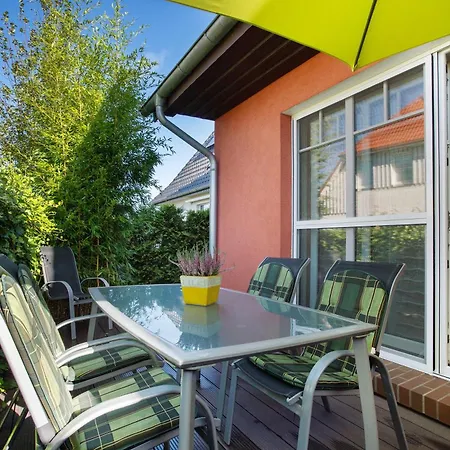 Haus Segelboot Hirtenweg 3c * Zingst