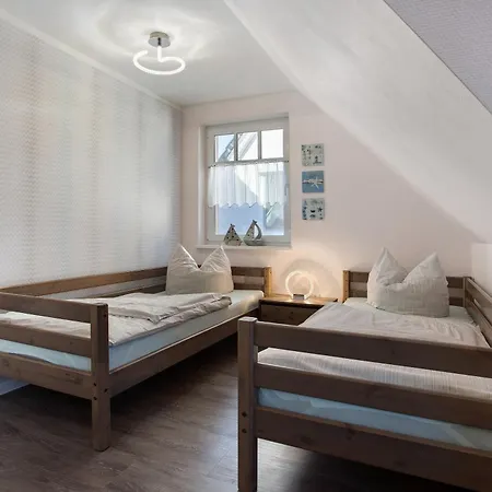Haus Segelboot Hirtenweg 3c Zingst